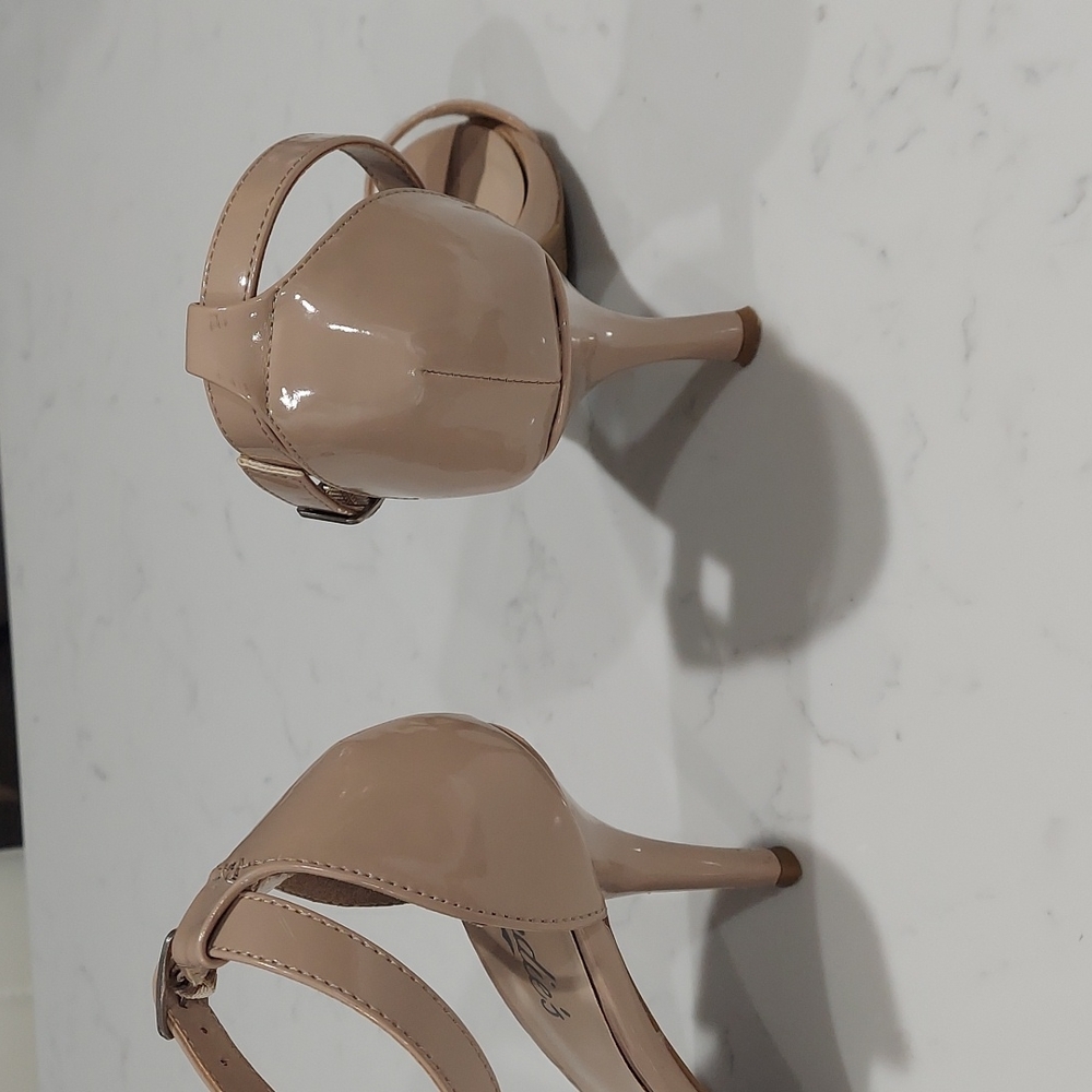 Sandals - Picture 4 of 8